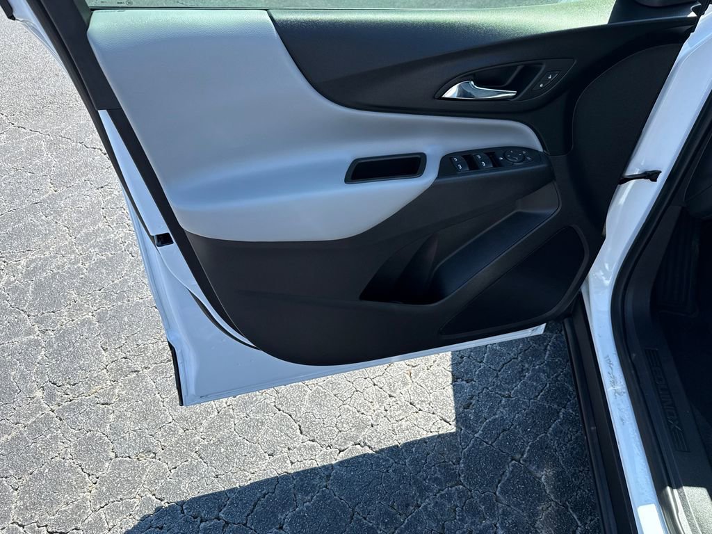 Used 2023 Chevrolet Equinox LS w/ LS Convenience Package image 10