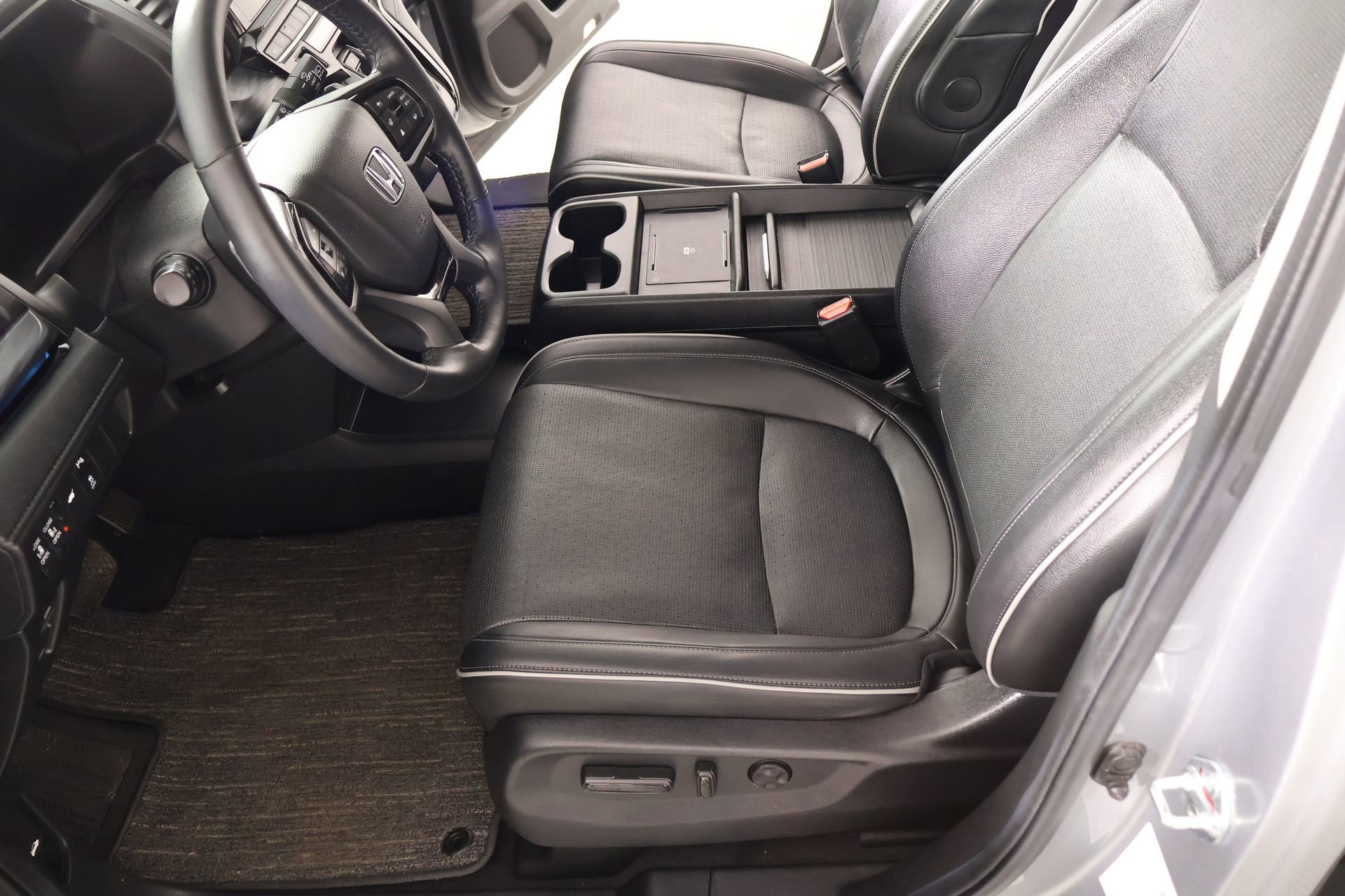 Used 2025 Honda Odyssey Elite image 10