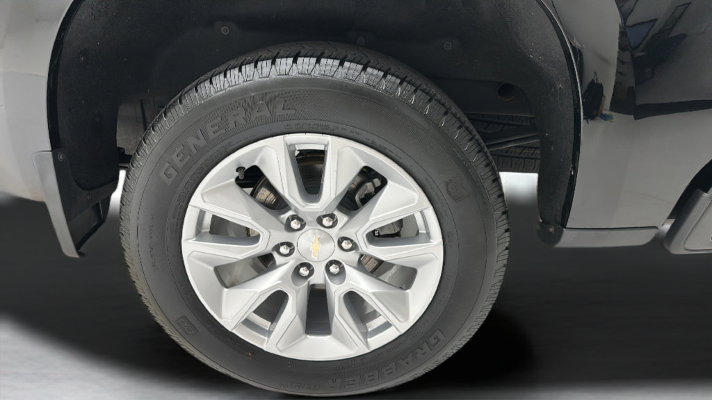 Used 2023 Chevrolet Silverado 1500 Custom AWD/4WD image 9