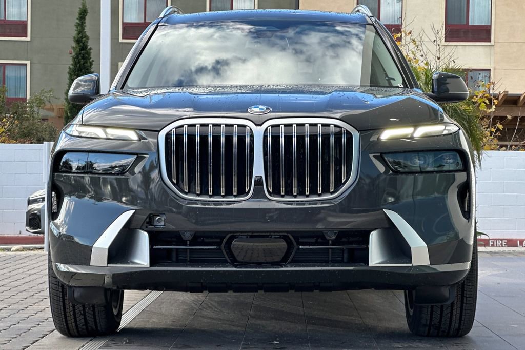 New 2026 BMW X7 xDrive40i w/ Premium Package AWD/4WD image 8