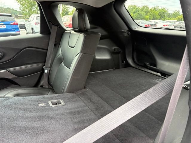 Used 2019 Jeep Cherokee Limited FWD image 20