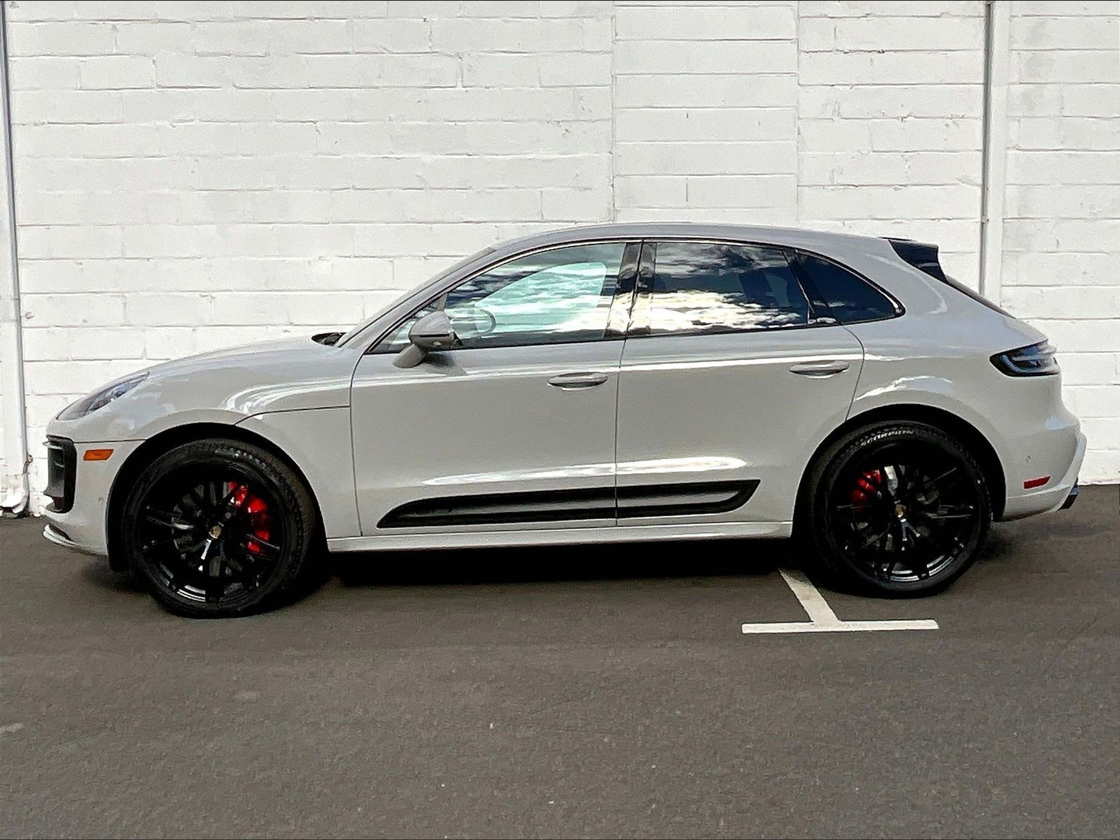 New 2026 Porsche Macan GTS AWD/4WD image 2