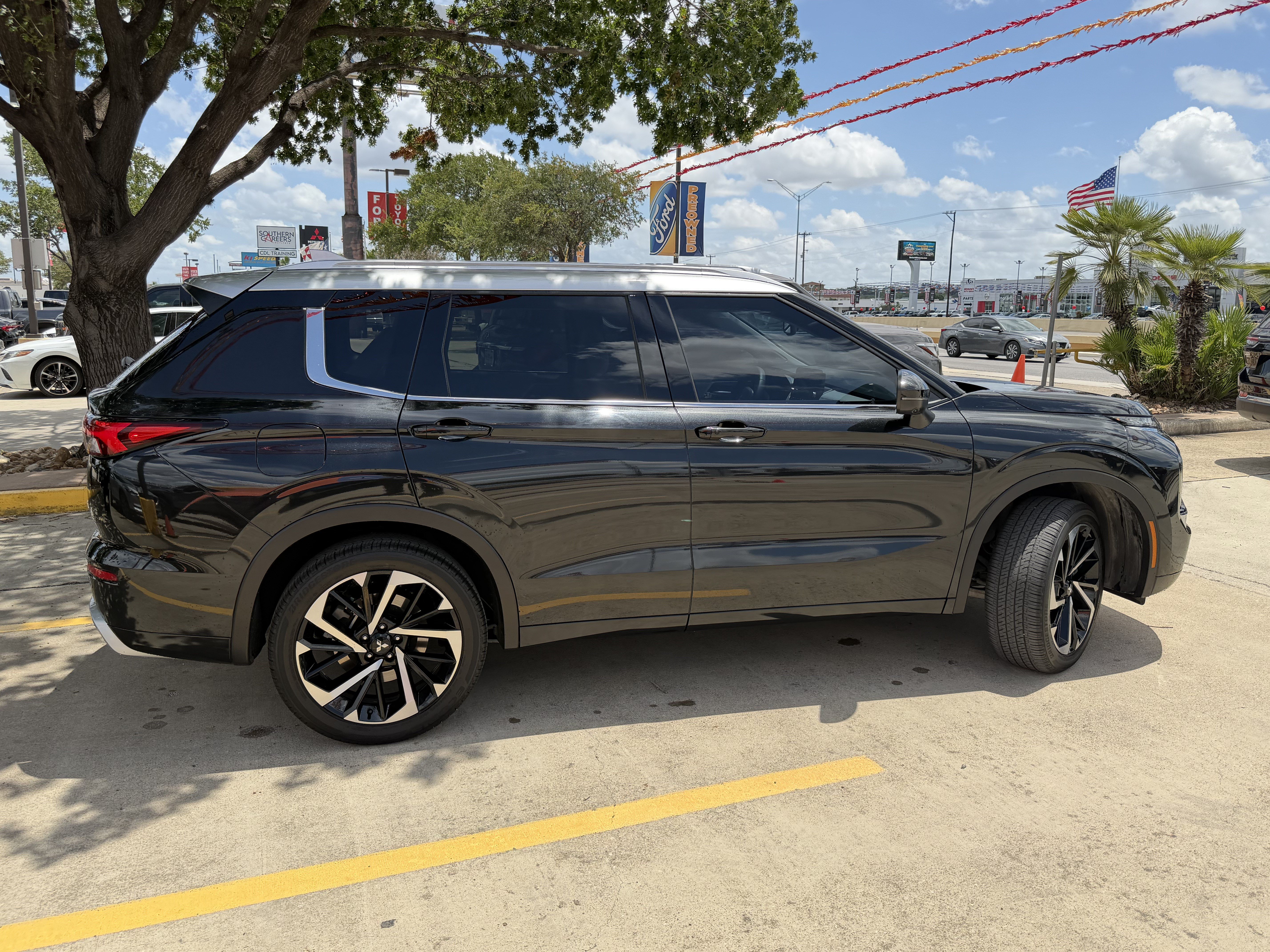 Used 2024 Mitsubishi Outlander SEL Black Edition AWD/4WD image 4