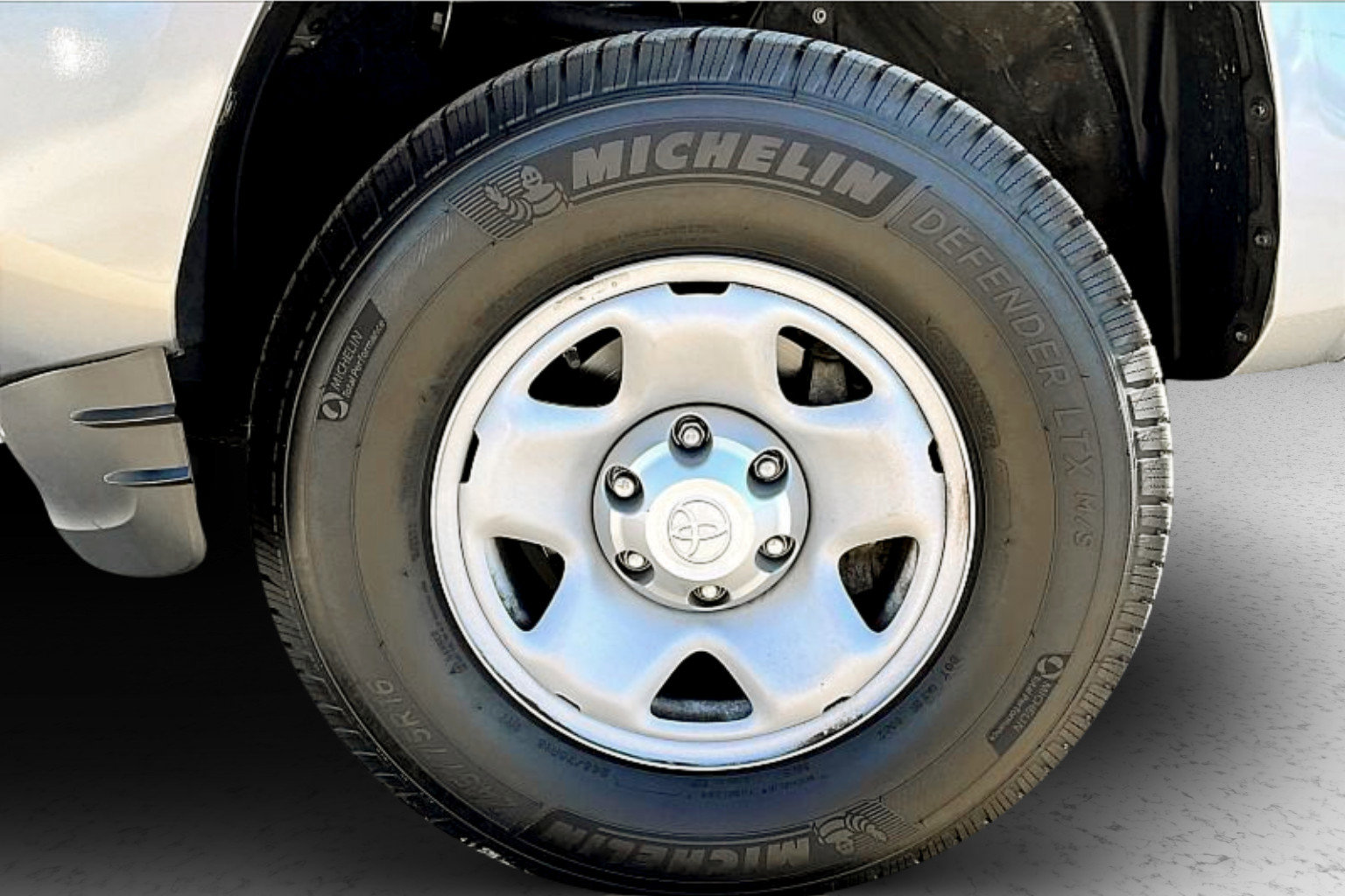 Used 2021 Toyota Tacoma SR5 image 9