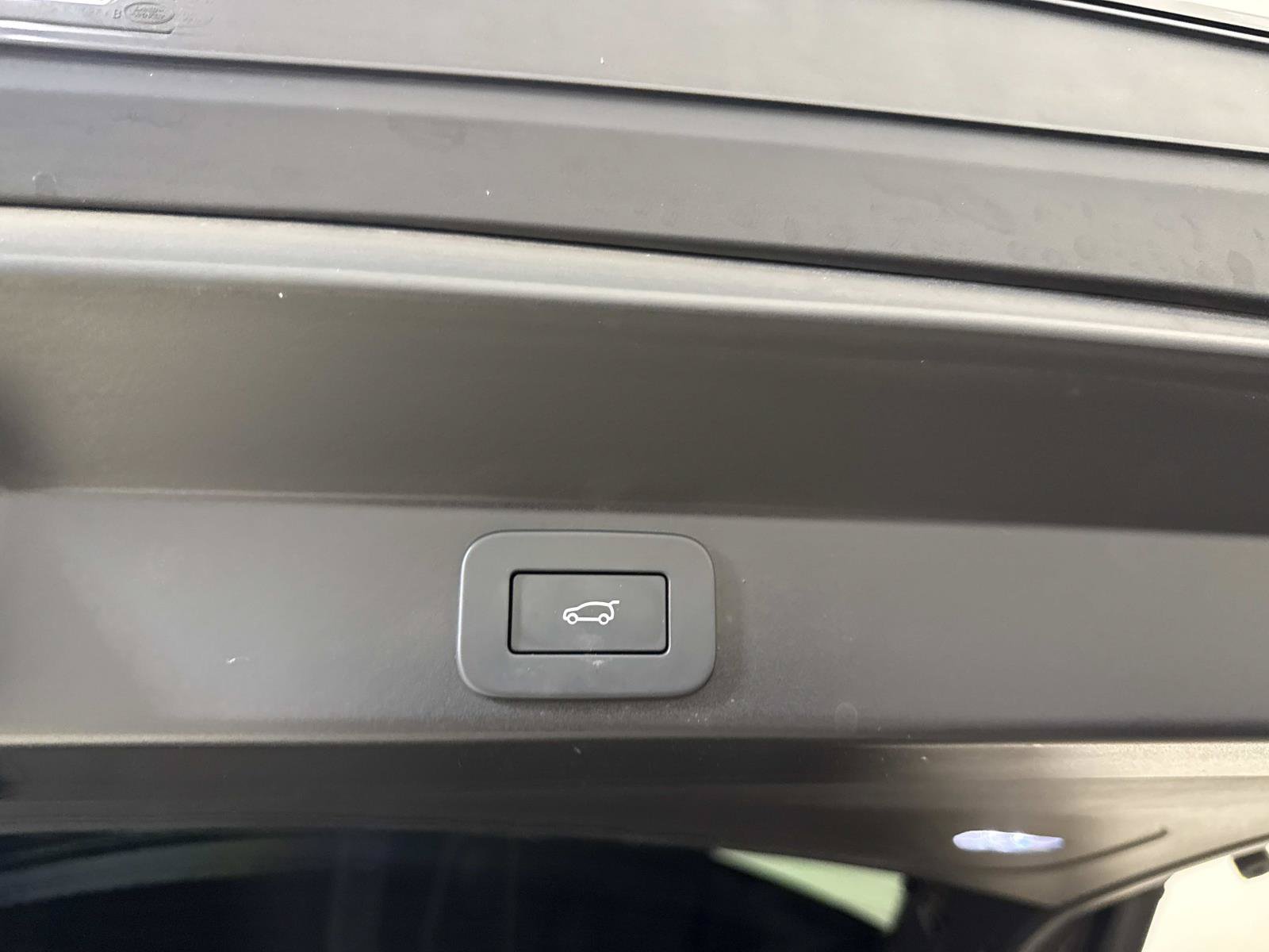 Used 2023 Land Rover Range Rover Sport SE Dynamic AWD/4WD image 12