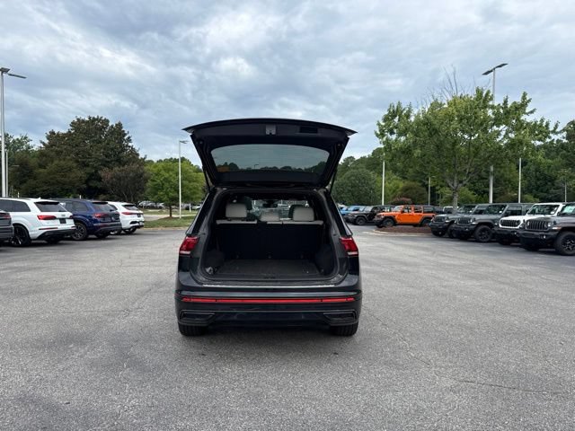 Used 2023 Volkswagen Tiguan SE R-Line AWD/4WD image 13