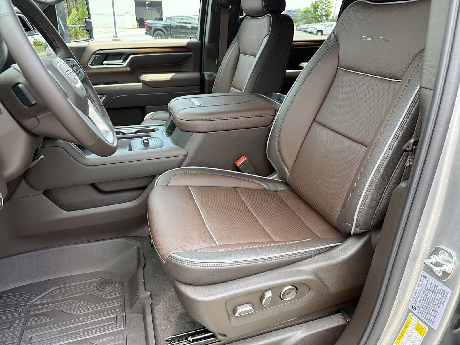 New 2026 GMC Sierra 3500 Denali w/ Denali Reserve Package AWD/4WD image 22