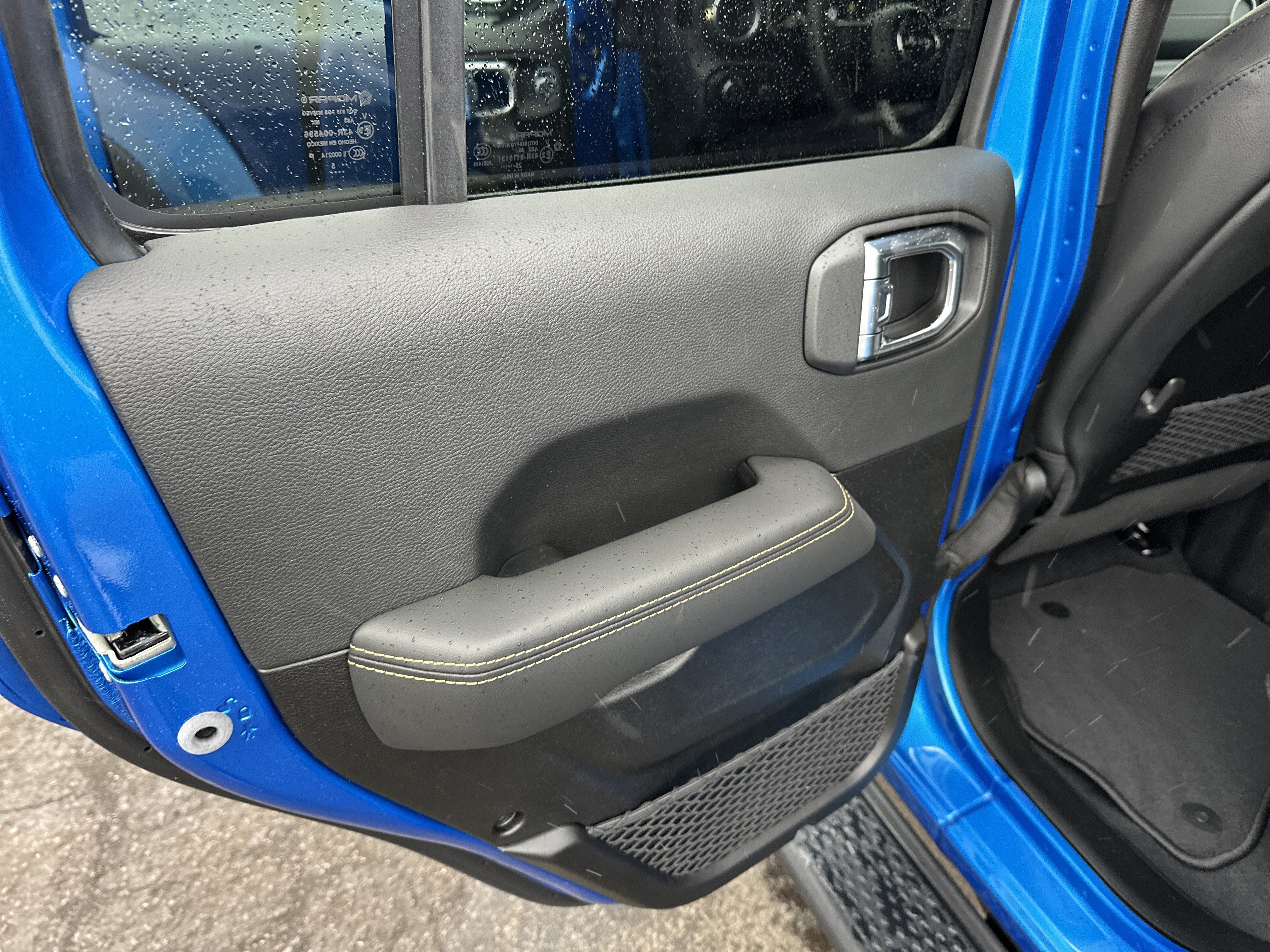 New 2025 Jeep Gladiator Sport image 14