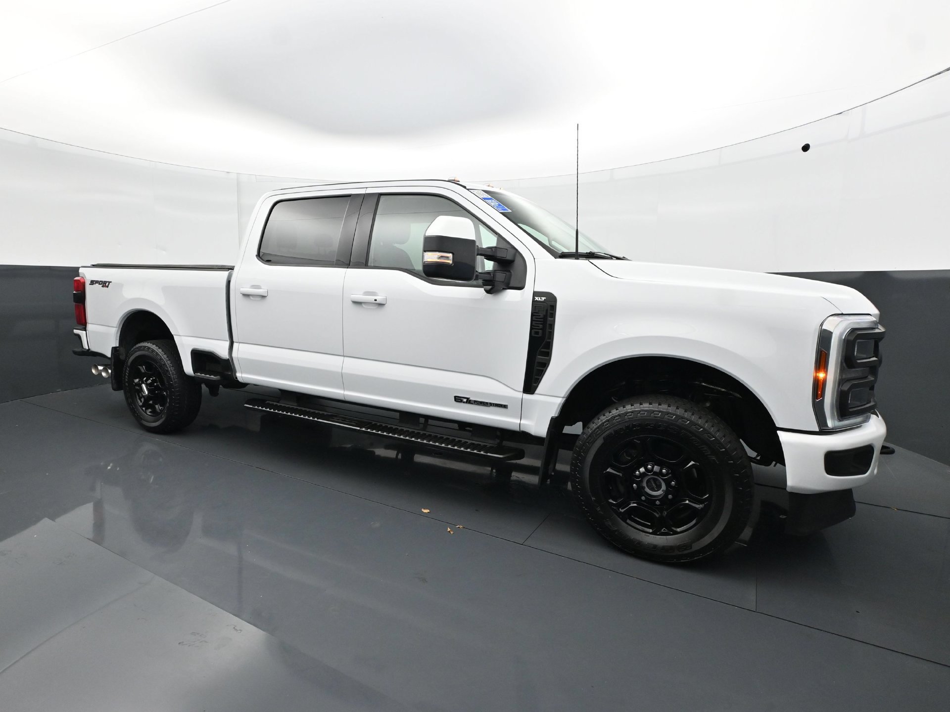 Used 2024 Ford F250 XLT w/ XLT Premium Package AWD/4WD image 9