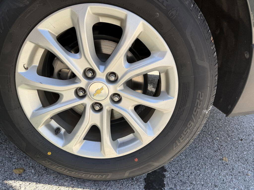 Used 2018 Chevrolet Equinox LT image 24