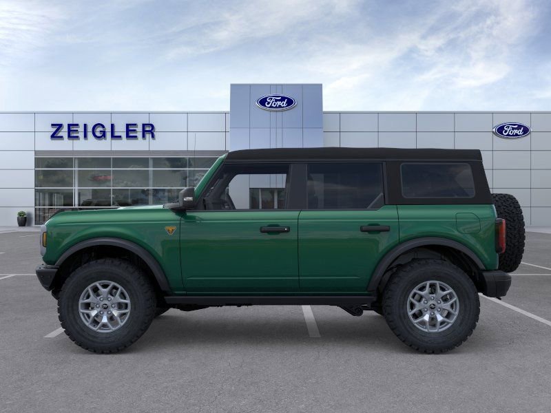 New 2025 Ford Bronco Badlands image 3
