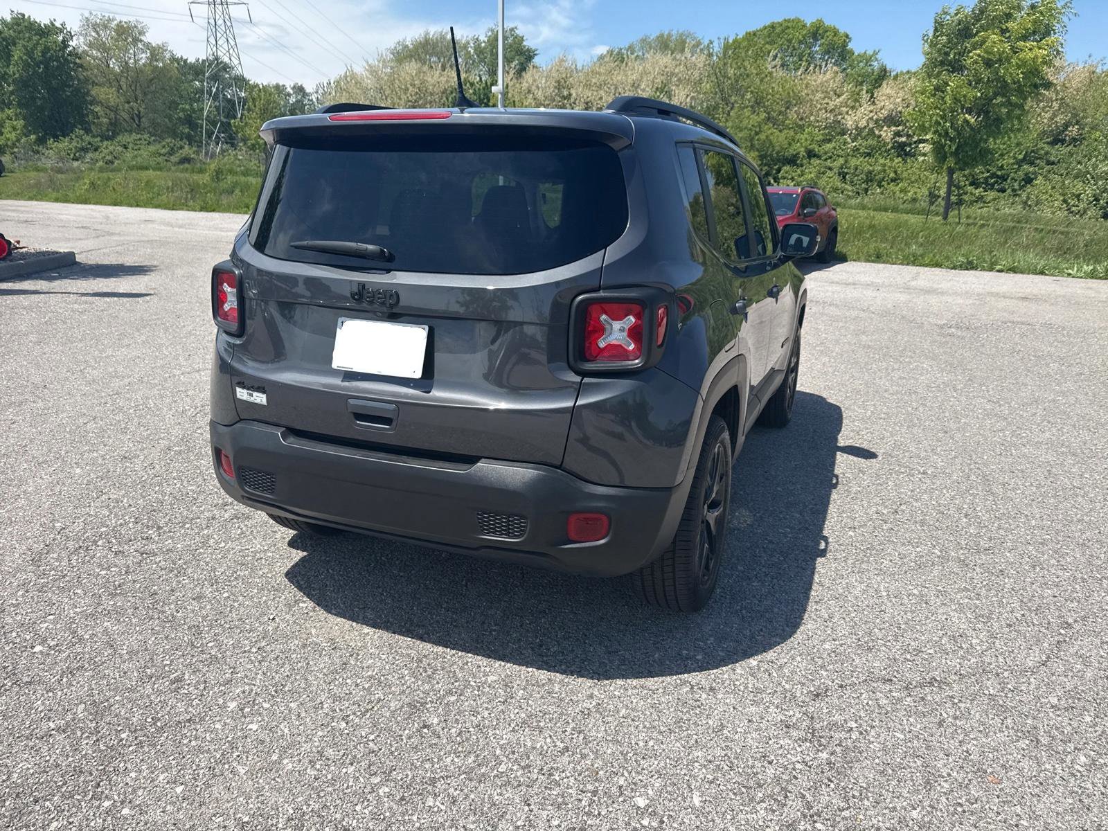 Used 2023 Jeep Renegade Altitude w/ Convenience Group I AWD/4WD image 16