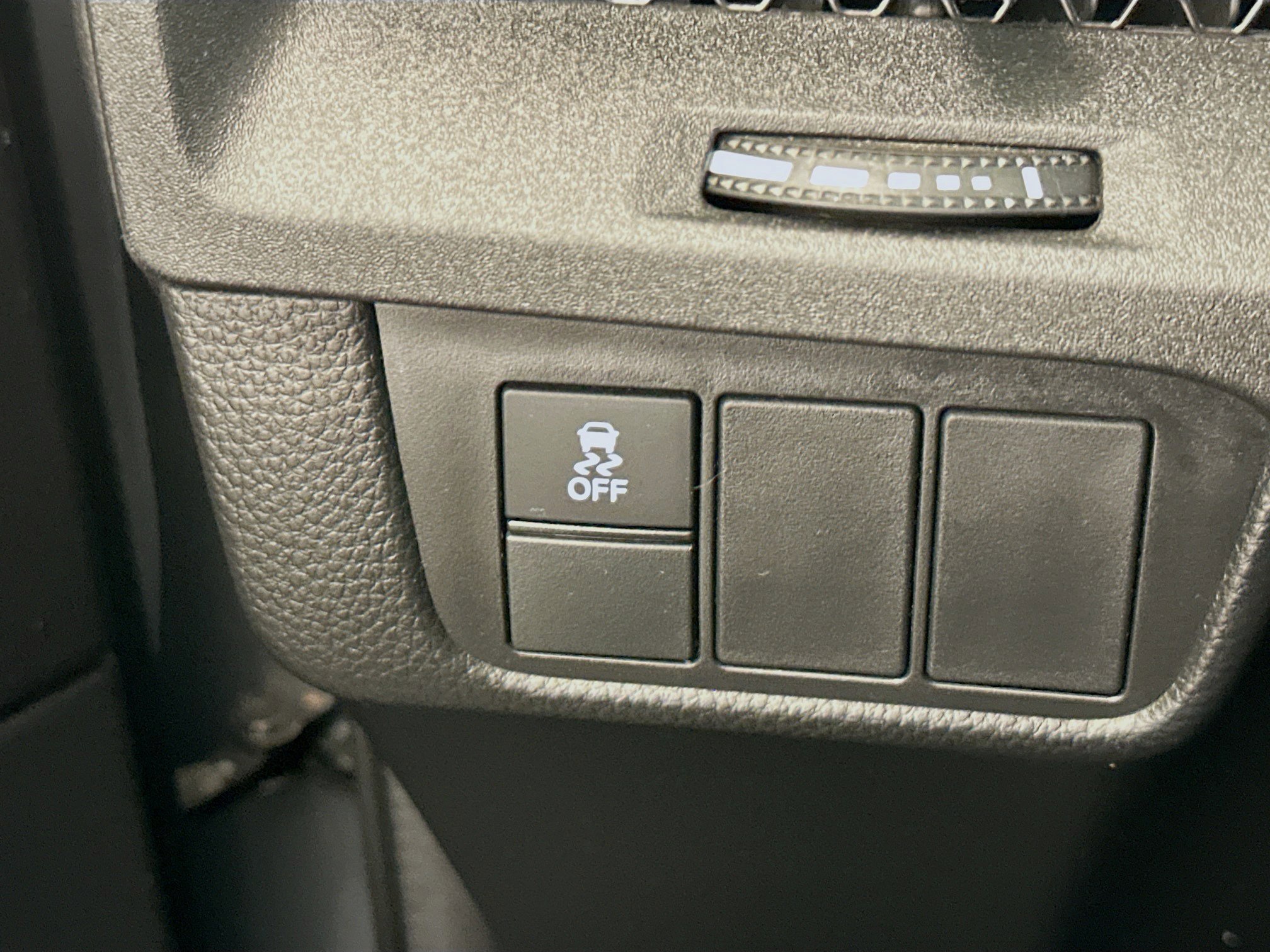 Used 2025 Honda CR-V LX image 17