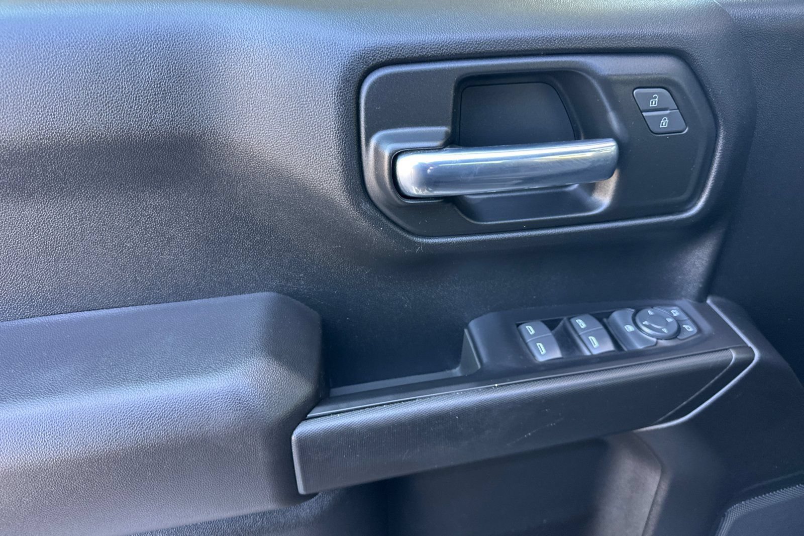 Used 2022 Chevrolet Silverado 1500 Custom RWD image 11