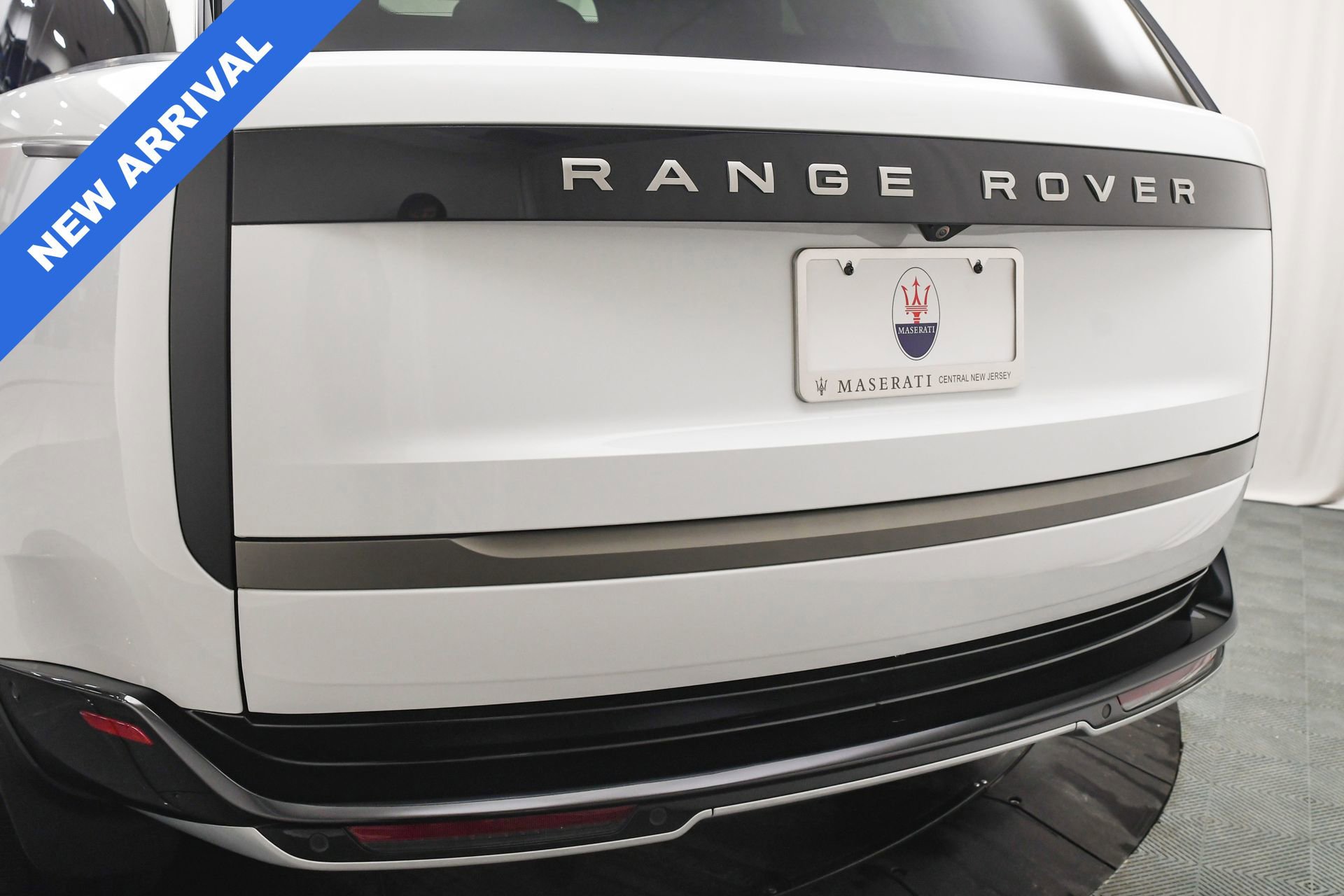 Used 2025 Land Rover Range Rover SE image 23
