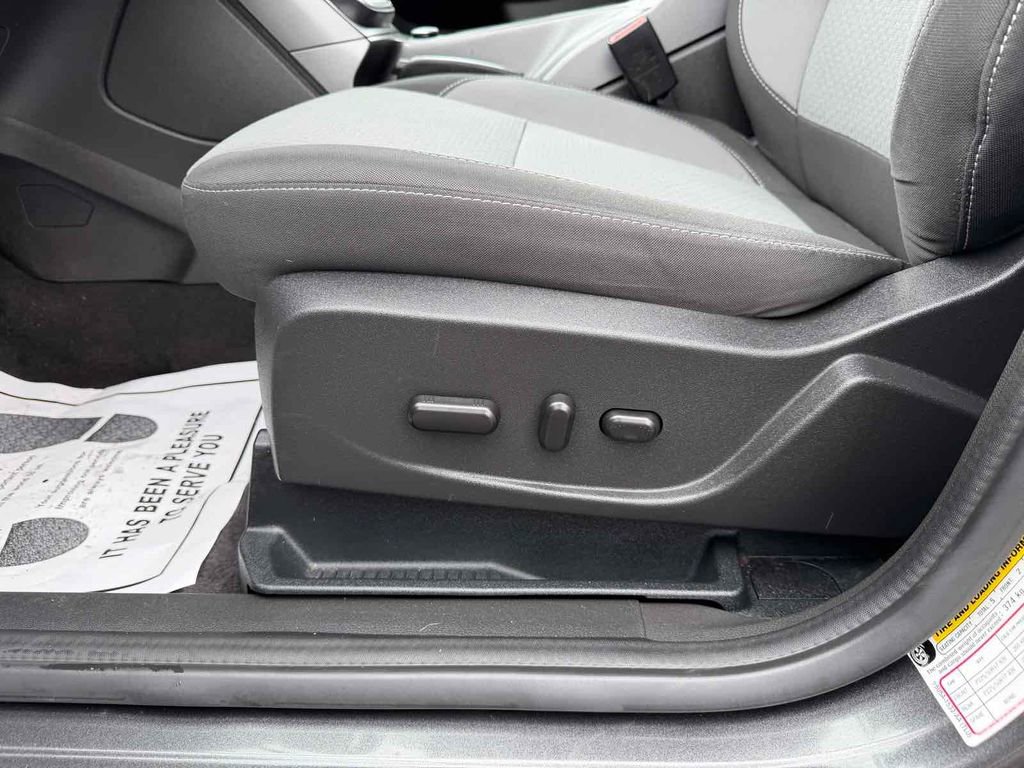 Used 2017 Ford C-MAX SE image 12