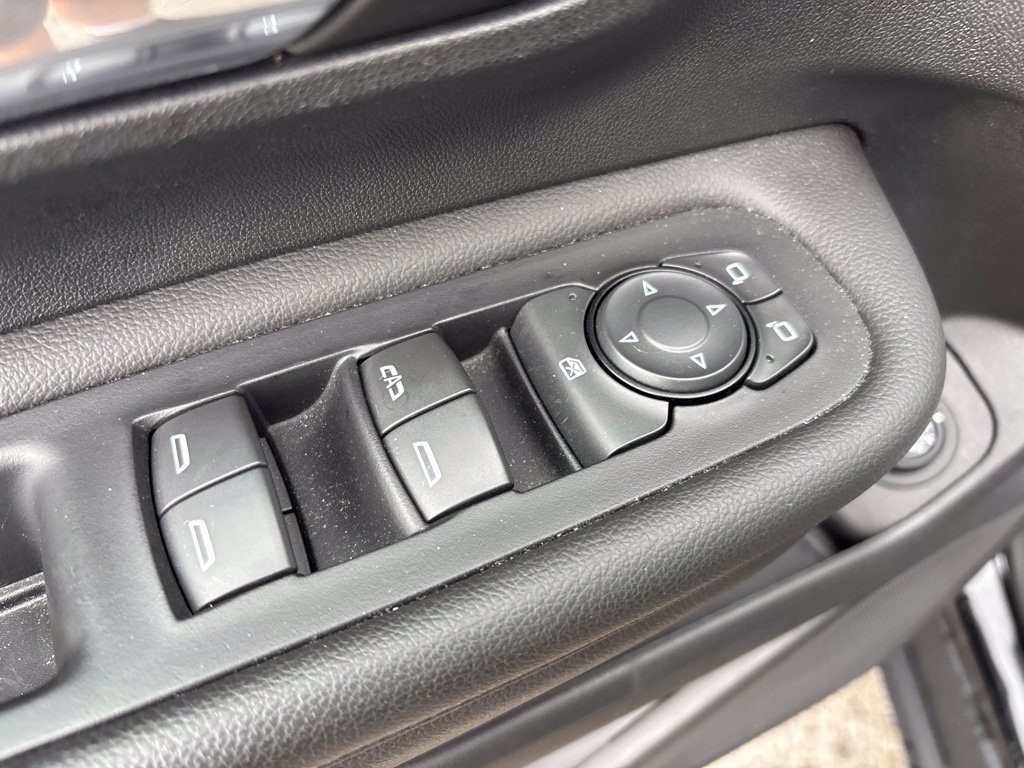 Used 2023 GMC Terrain SLT AWD/4WD image 16