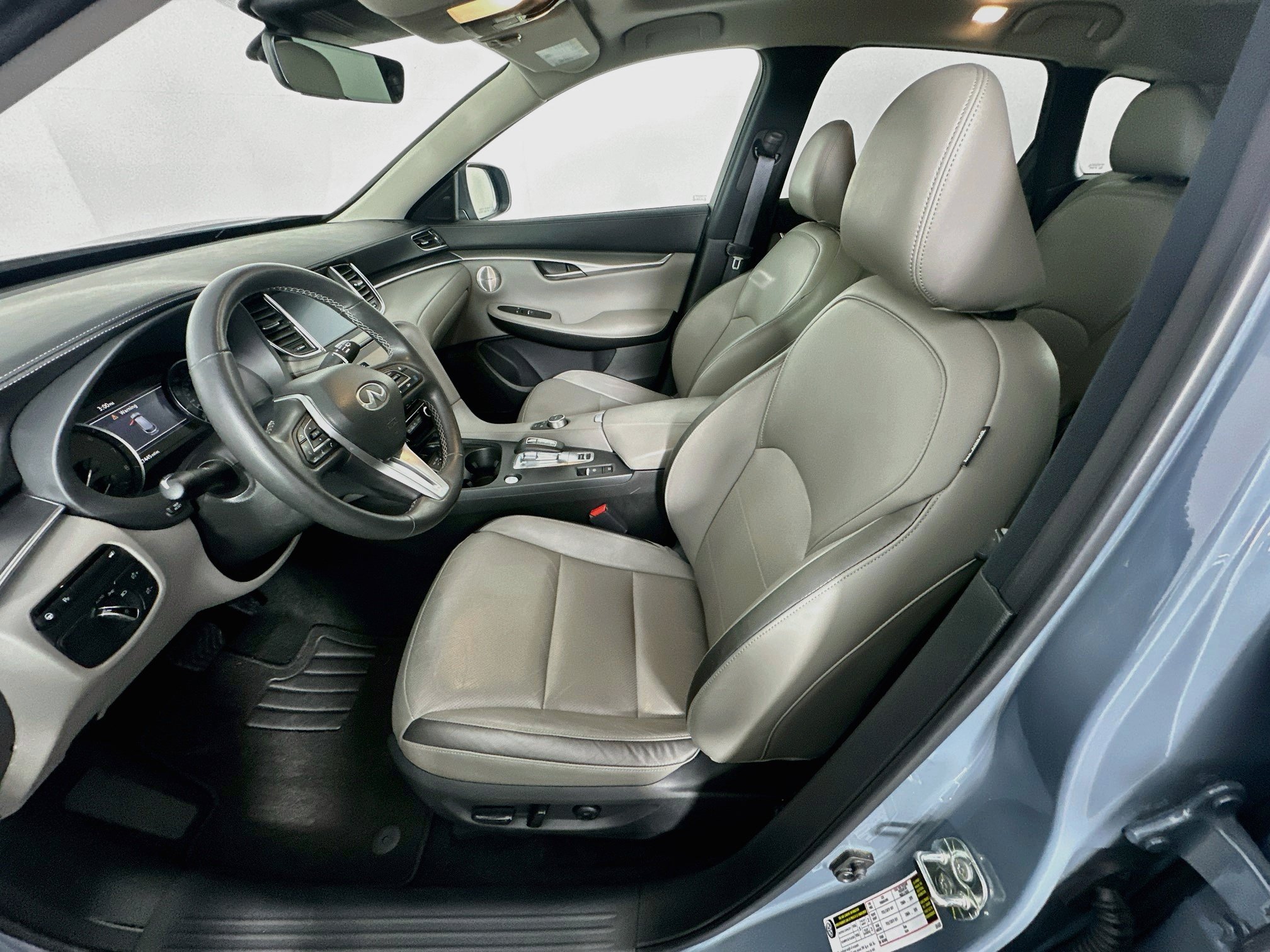 Used 2023 INFINITI QX50 Luxe FWD image 13