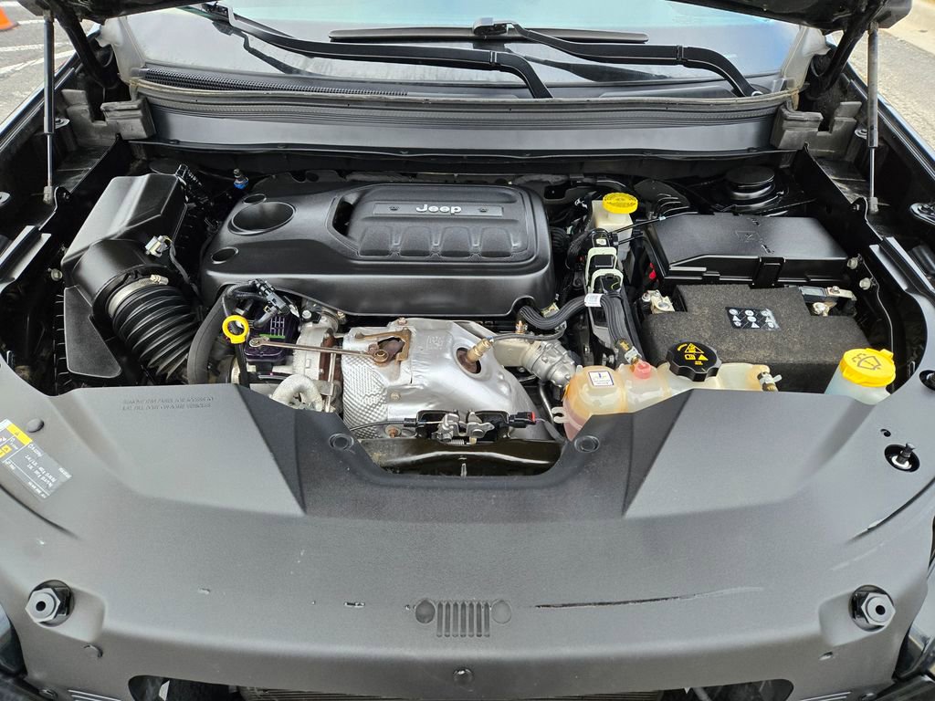 Used 2020 Jeep Cherokee Limited image 31