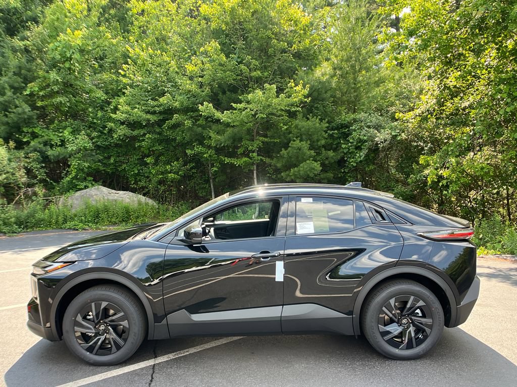 New 2026 Toyota C-HR AWD/4WD video 2