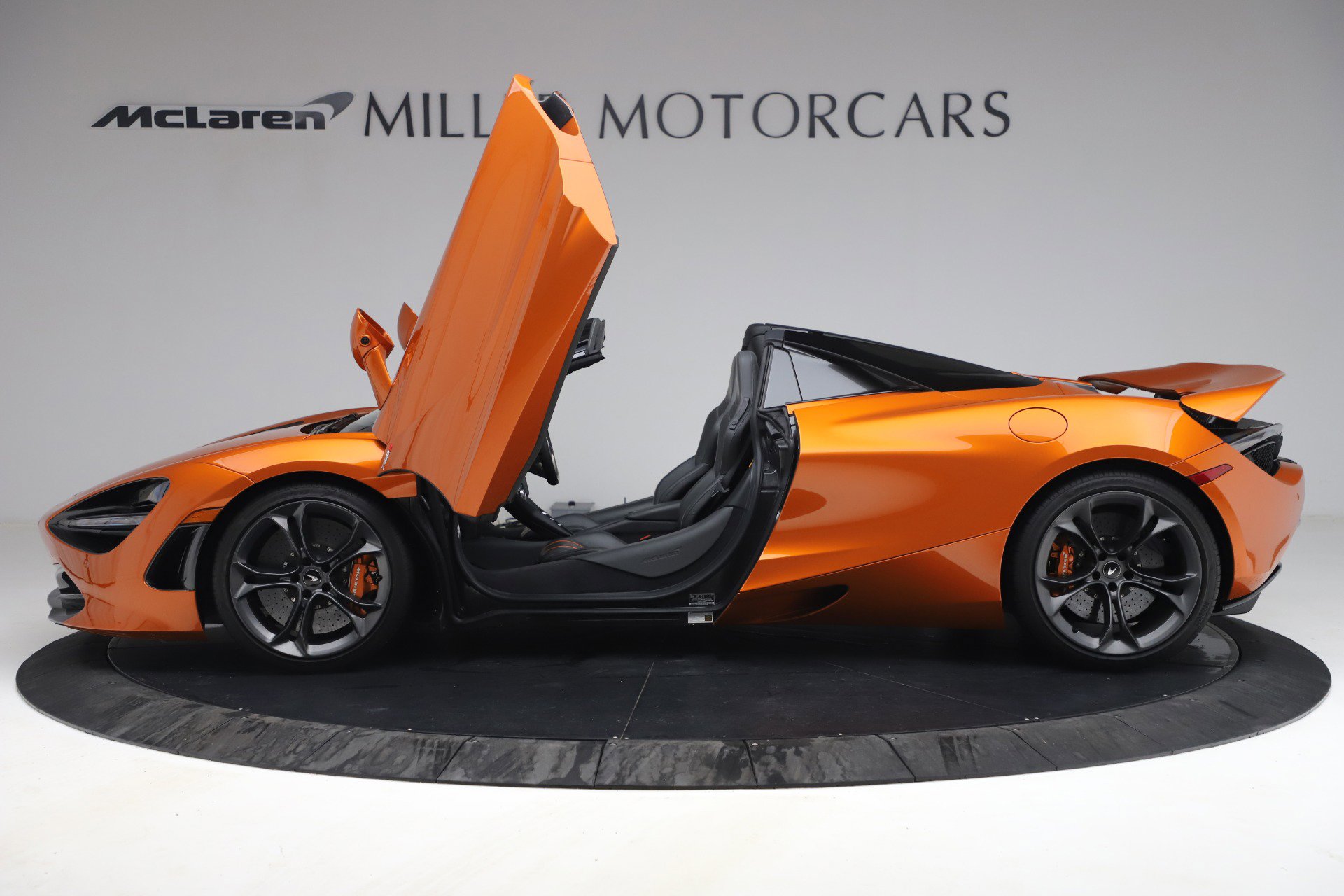Used 2020 McLaren 720S Spider image 15