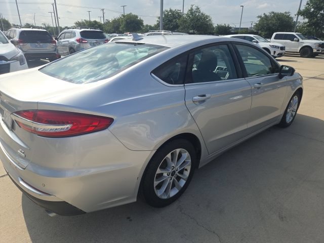 Used 2019 Ford Fusion SE FWD image 3