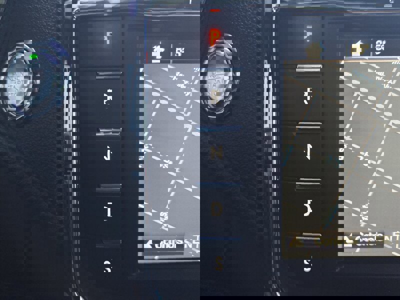 Used 2019 Lincoln Continental Select image 36