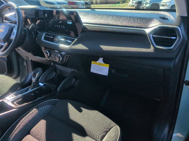 Used 2025 Chevrolet TrailBlazer LT w/ Convenience Package FWD image 44