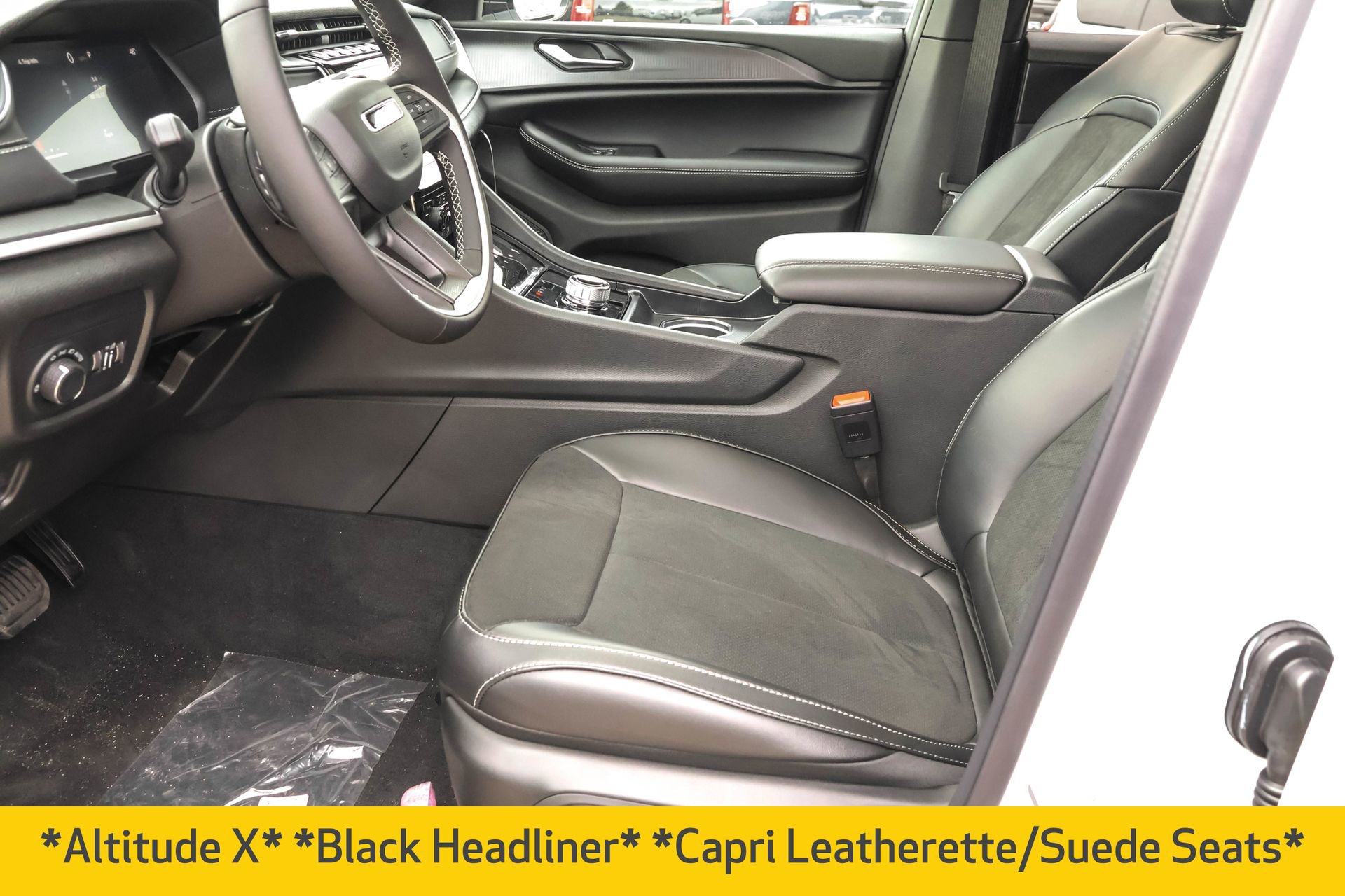 New 2025 Jeep Grand Cherokee Altitude image 5