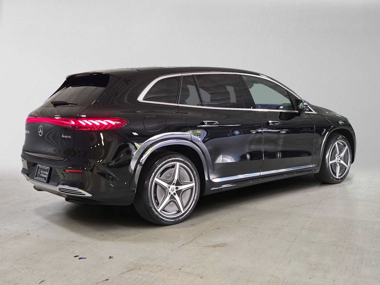 Used 2023 Mercedes-Benz EQS 450+ 4MATIC SUV image 3