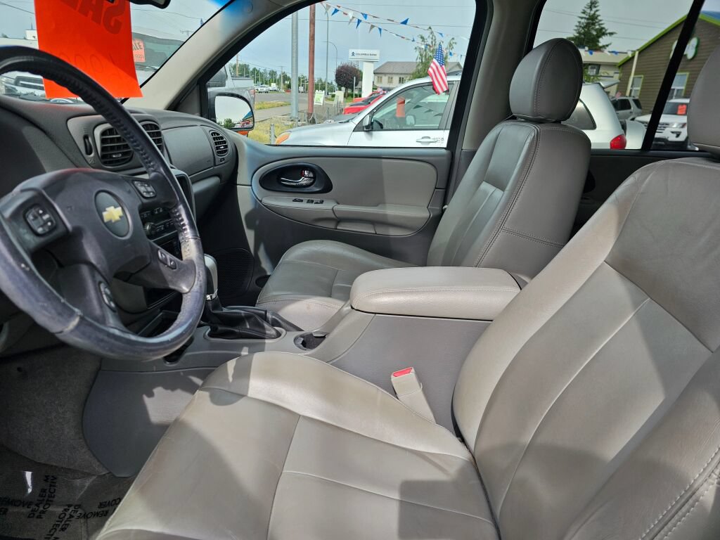 Used 2005 Chevrolet TrailBlazer LT w/ Luxury Package AWD/4WD image 25