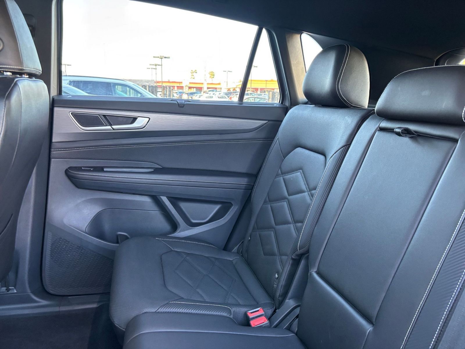 Used 2025 Volkswagen Atlas Cross Sport SE FWD image 41