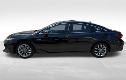 Used 2019 Toyota Avalon XLE w/ Moonroof Package FWD image 10