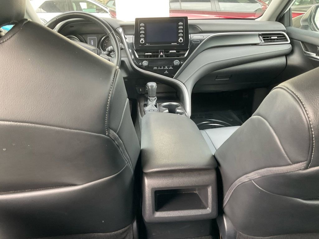 Used 2023 Toyota Camry SE image 28