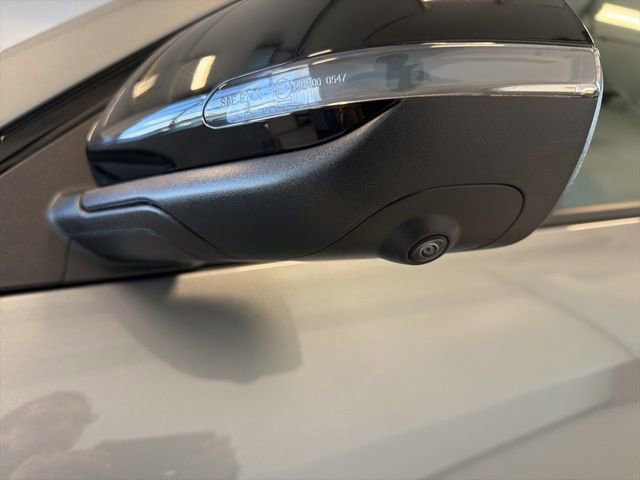 Used 2024 Chevrolet Traverse Z71 image 10