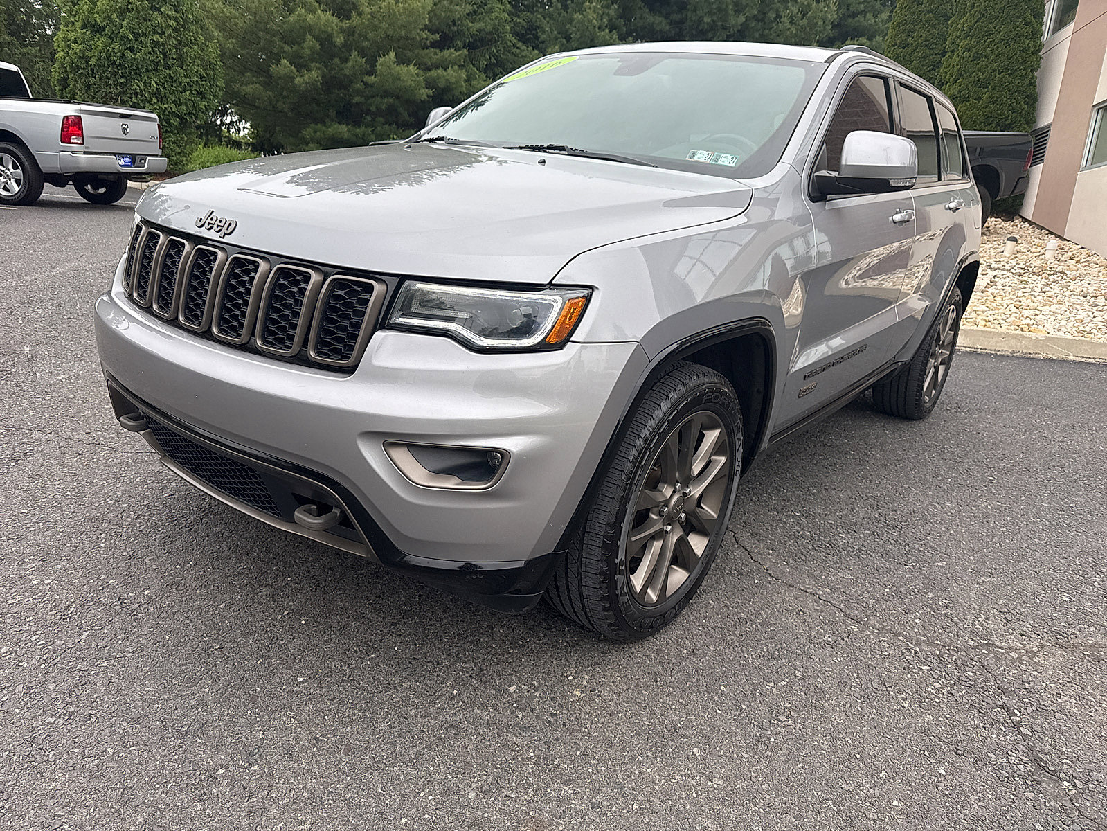 Used 2016 Jeep Grand Cherokee Limited 75th Anniversary AWD/4WD image 12