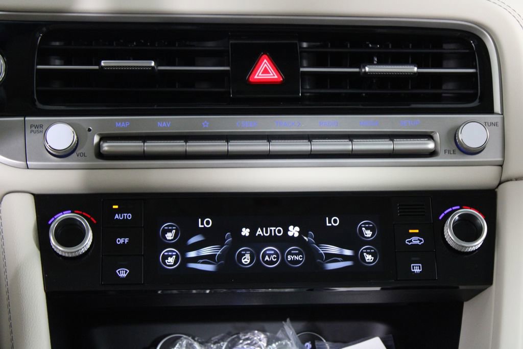 Used 2026 Genesis G70 2.5T Prestige image 20