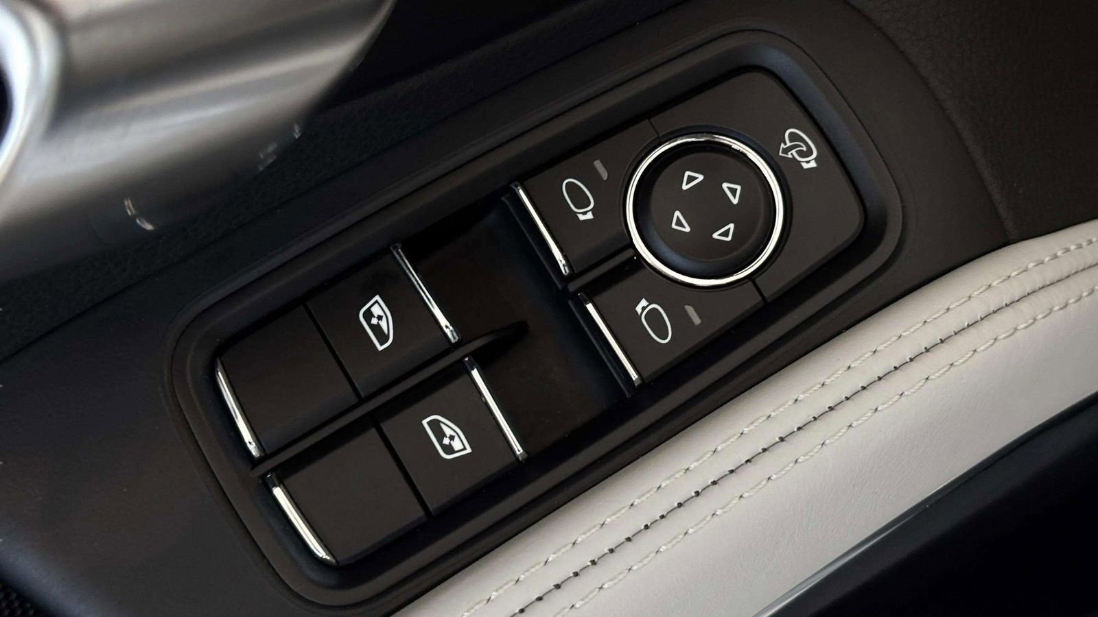 Used 2025 Porsche 718 Boxster S image 28