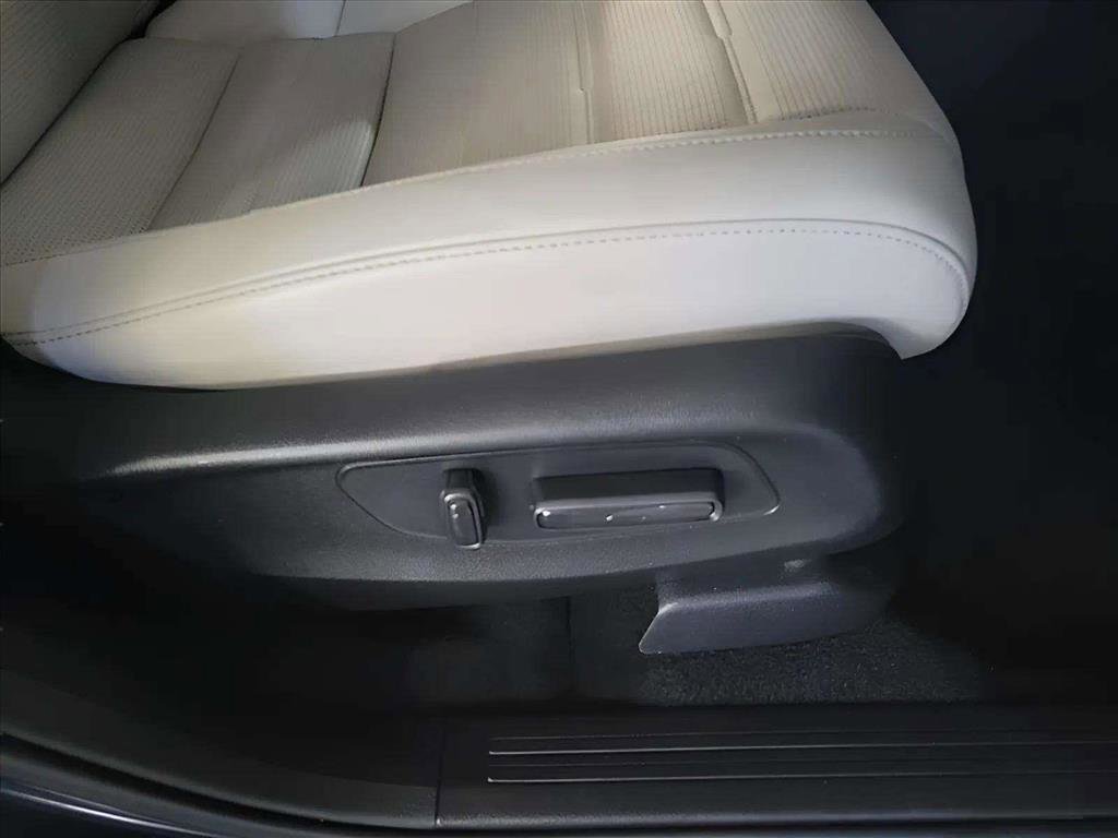 Used 2023 Honda CR-V EX-L image 31