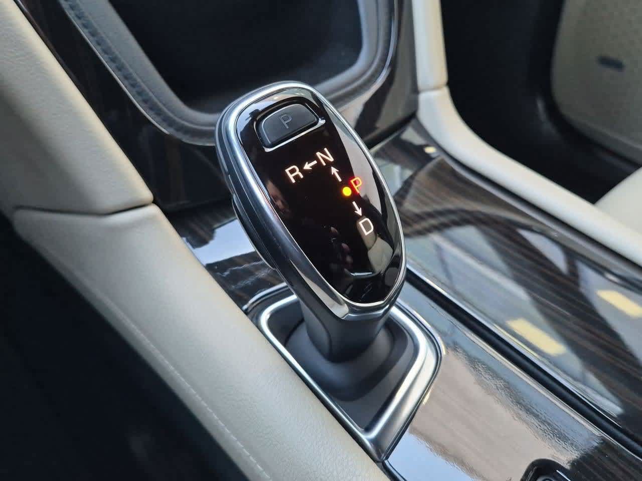 Used 2018 Cadillac XT5 AWD image 31
