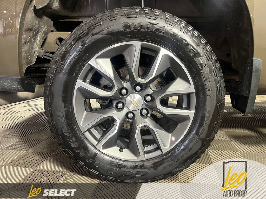 Used 2023 Chevrolet Silverado 1500 LT AWD/4WD image 30