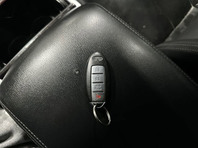 Used 2018 INFINITI Q70 Luxe w/ Cargo Package image 32