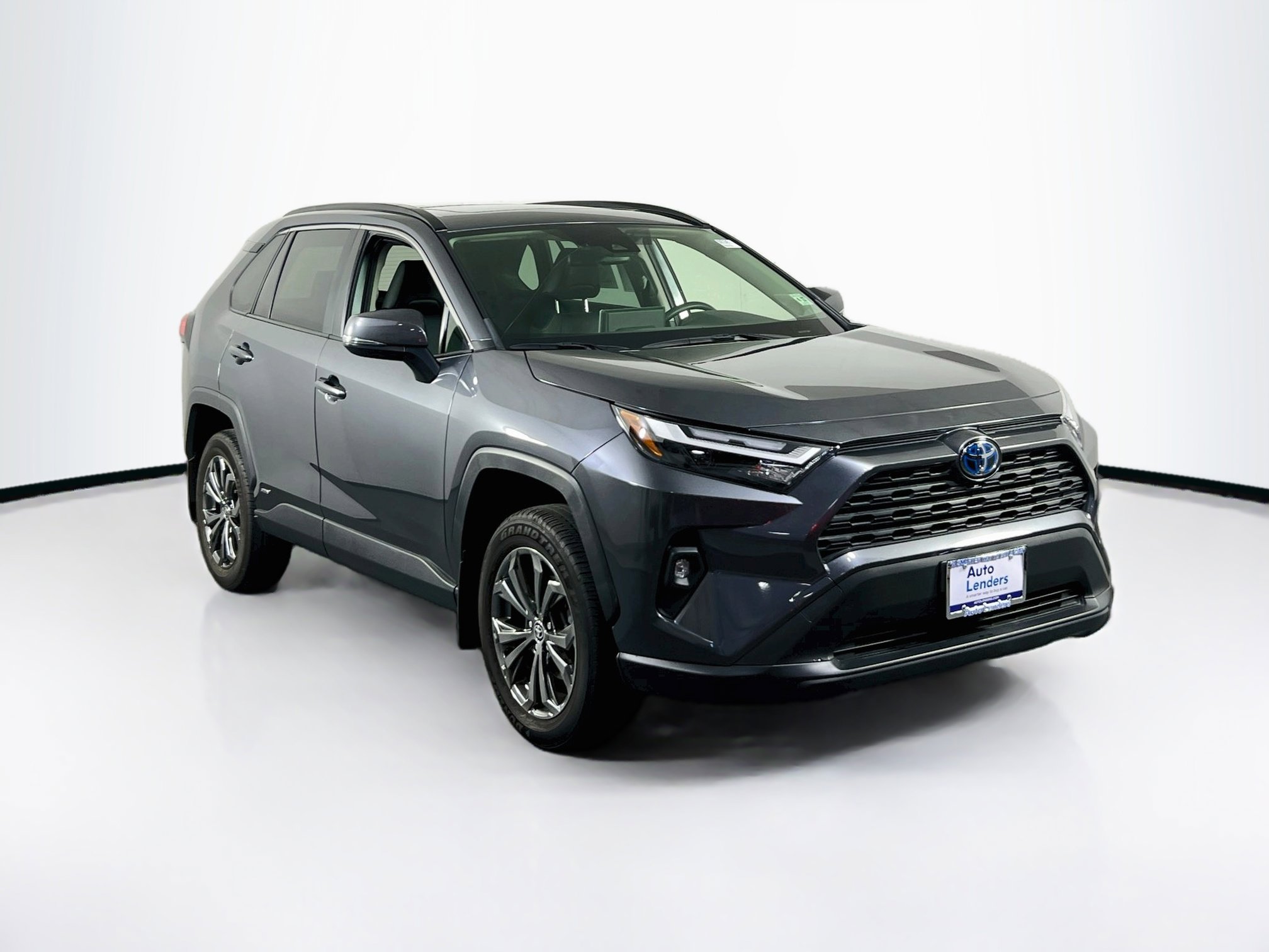 Used 2022 Toyota RAV4 XLE Premium AWD/4WD image 3
