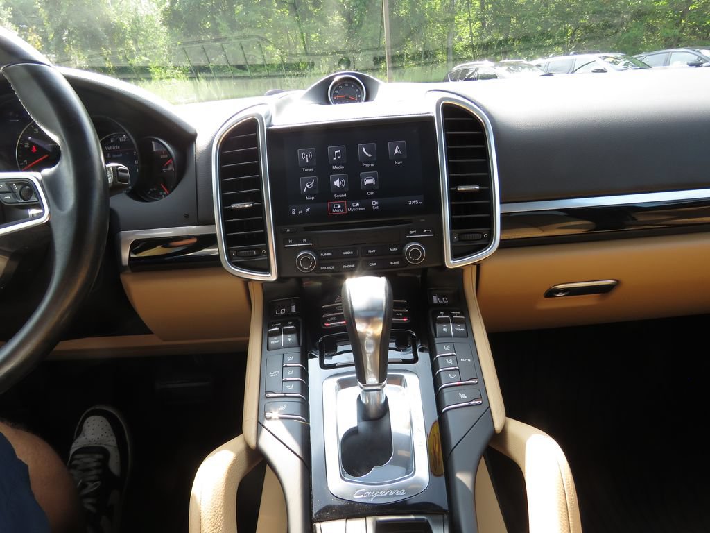 Used 2018 Porsche Cayenne AWD/4WD image 27