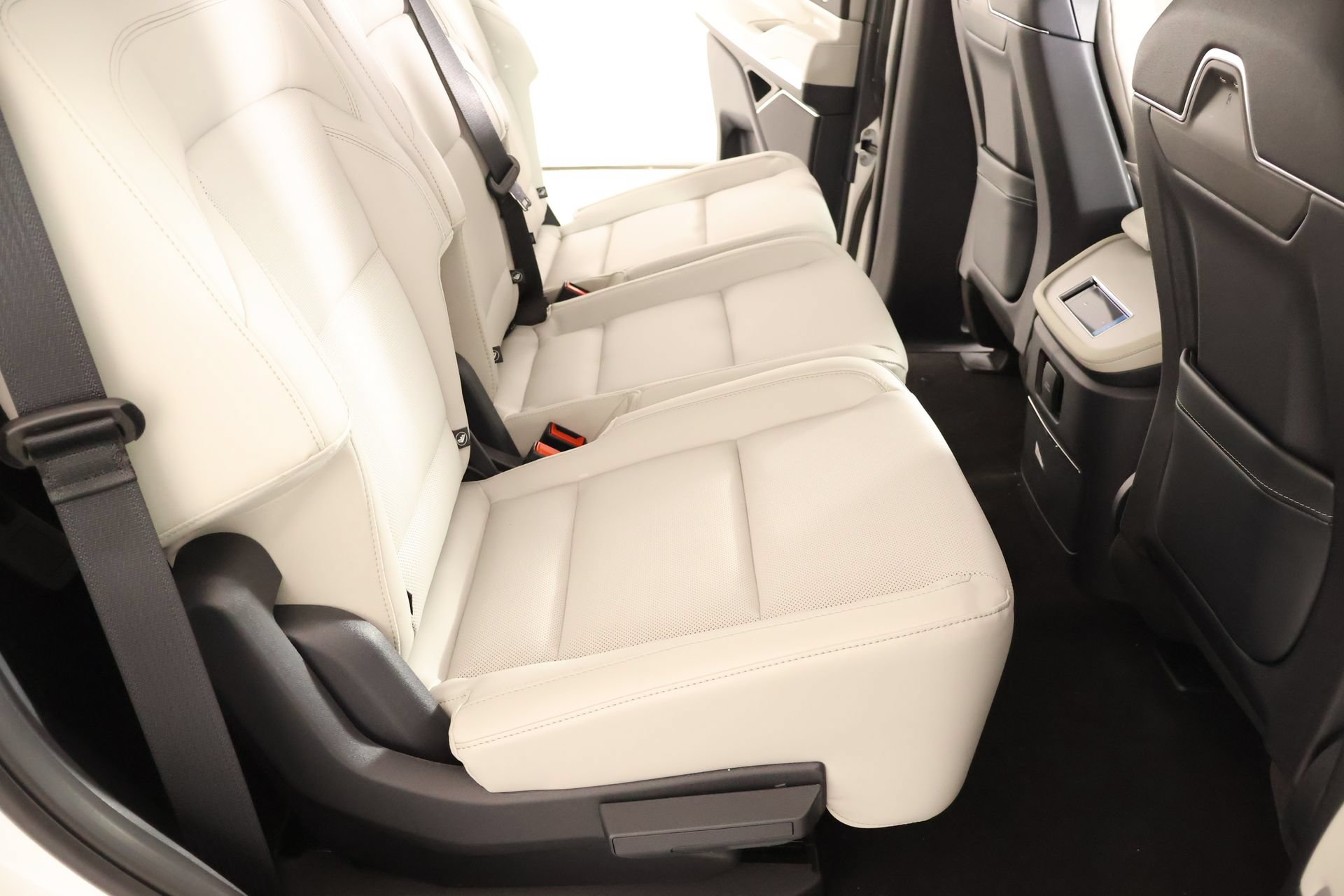 New 2026 Lincoln Navigator Premiere AWD/4WD image 15
