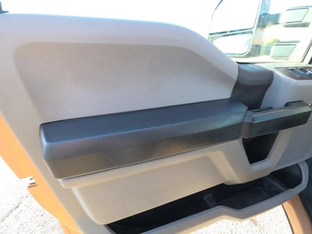 Used 2021 Ford F350 XL w/ Power Equipment Group RWD image 7