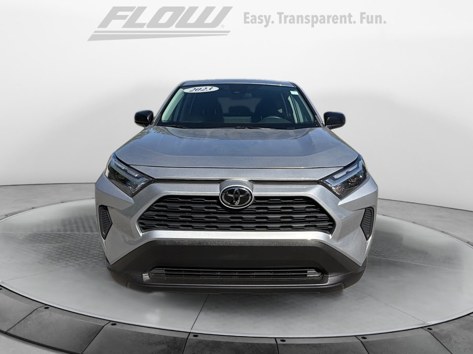 Used 2023 Toyota RAV4 LE AWD/4WD image 3