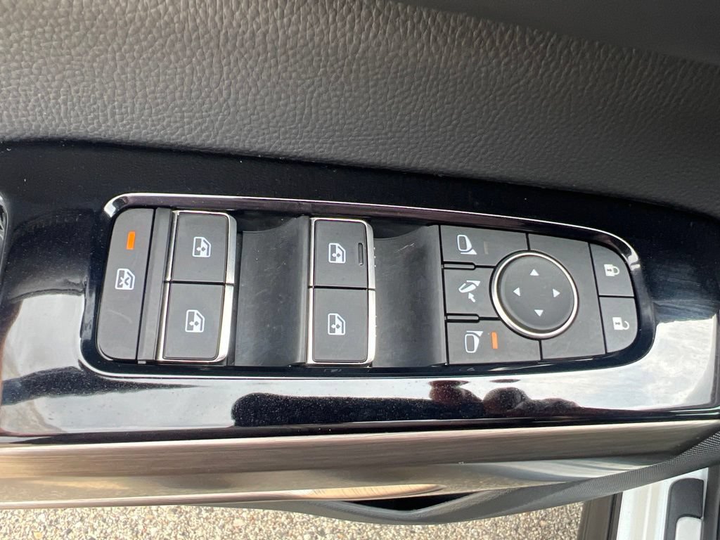 Certified 2025 Nissan Pathfinder Platinum w/ Cargo Package AWD/4WD image 46