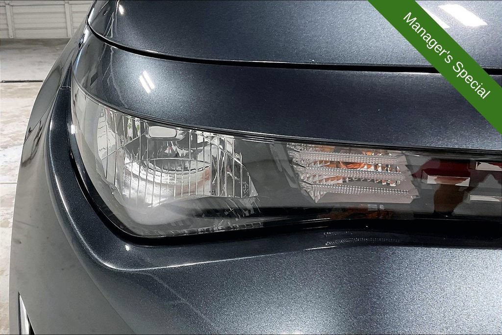 Used 2025 Kia Soul LX FWD image 34