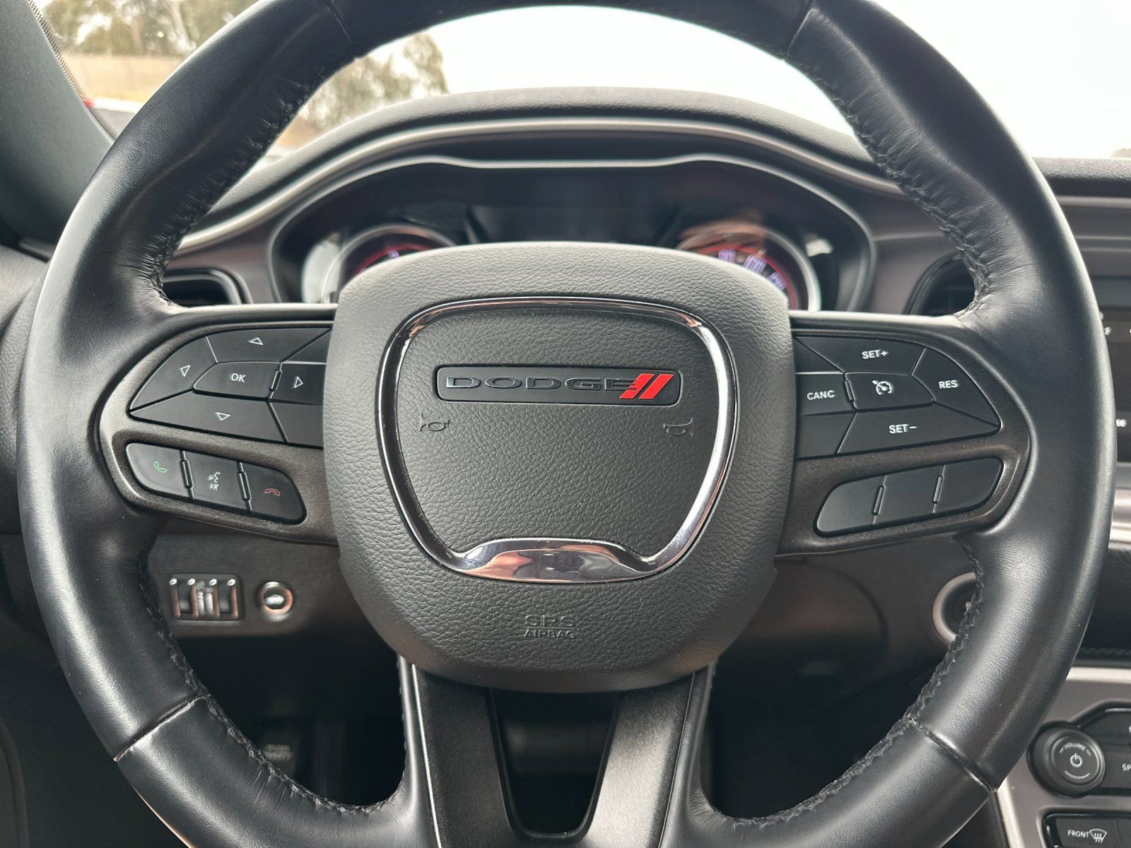 Used 2022 Dodge Challenger SXT RWD image 25